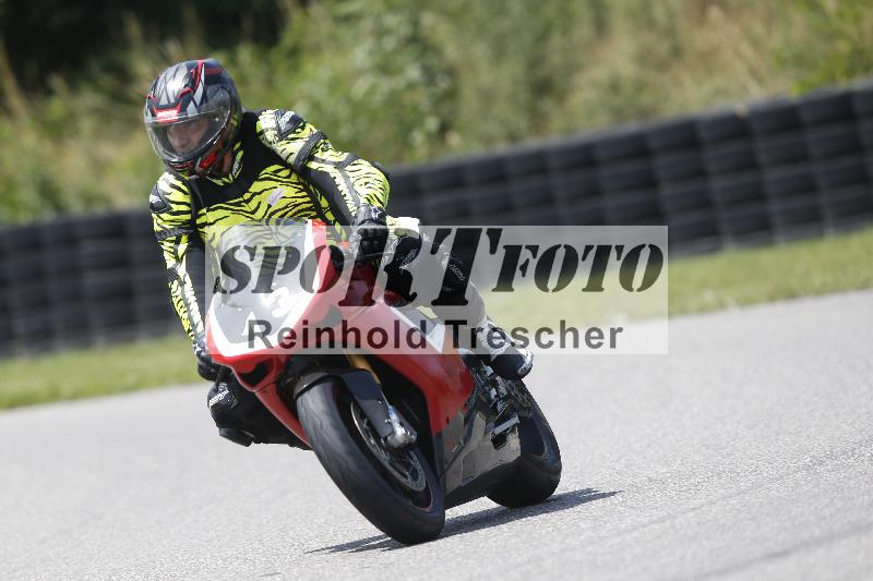 /27 12.06.2025 Ducati Schweiz Trackday Warmup  ADR/blau-bleu/13